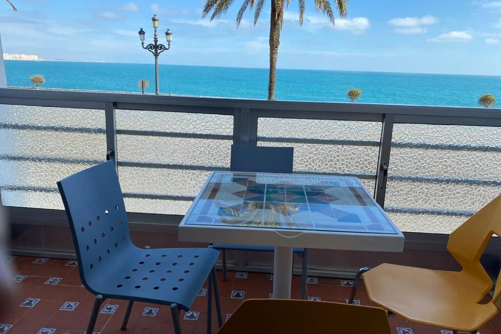 Appartamento The Traveller`s house Mirador playa la Caleta en Cádiz Esterno foto